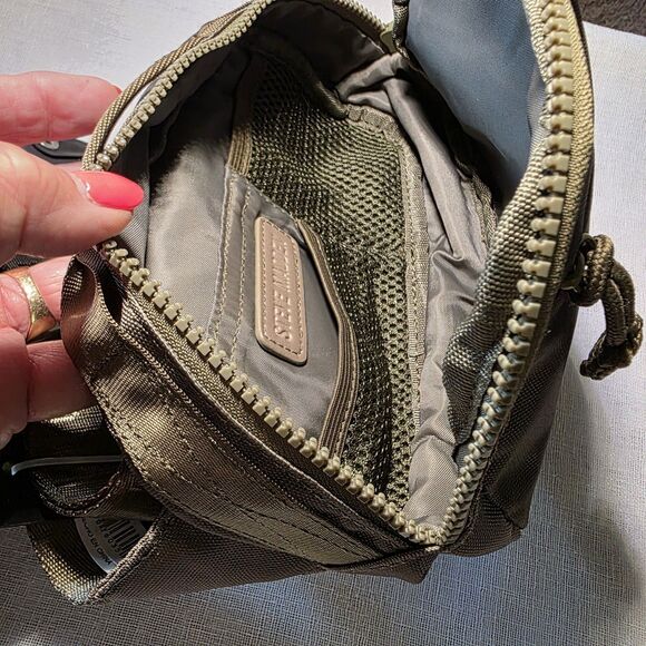 Steve Madden Army Green Fanny Pack Waist Bag Adjustable Crossbody Zippered NEW - Picture 9 of 13